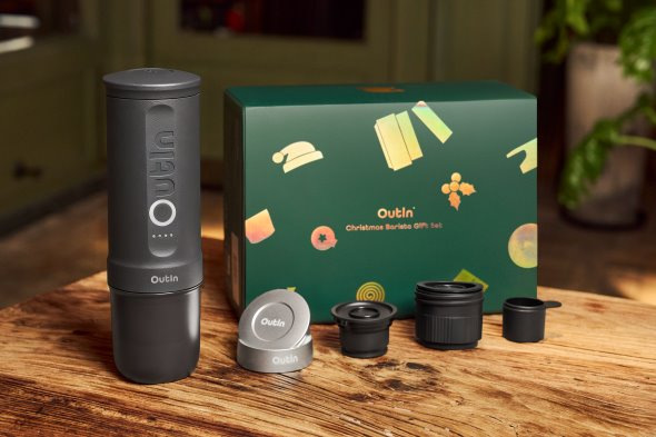 Outin Nano Vianočný set - prenosný kávovar (vesmírne sivý) +